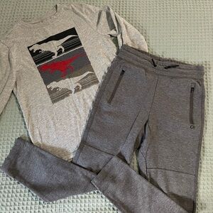 GAP Fit Tech Joggers & Flip Sequin Dino tee size L